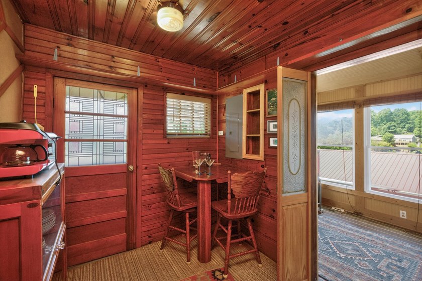 Charming cottage in the Herrington lake area with deeded - photo 13
