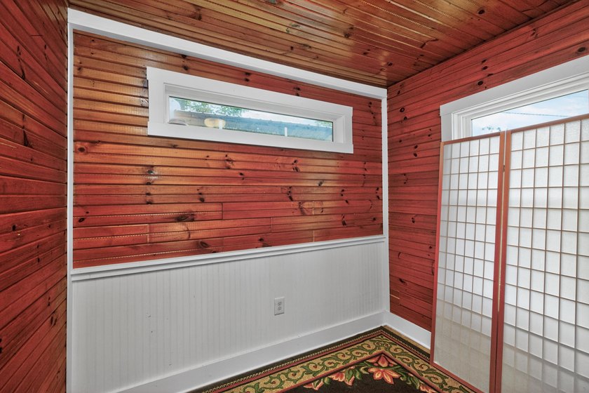 Charming cottage in the Herrington lake area with deeded - photo 14