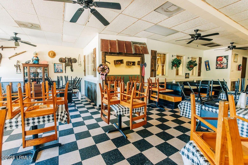 Prime commercial listing in the heart of Beaufort, currently - photo 16