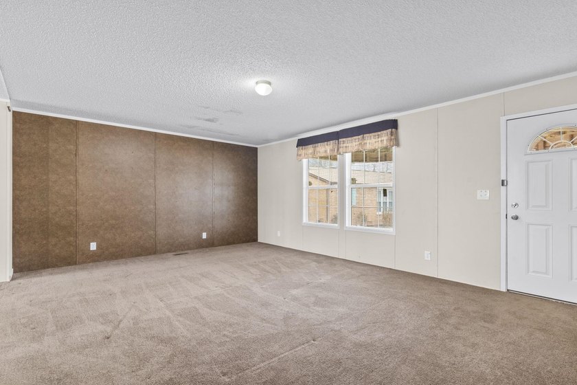 Five-bedroom, two-bathroom, single-story ranch home located one - photo 24