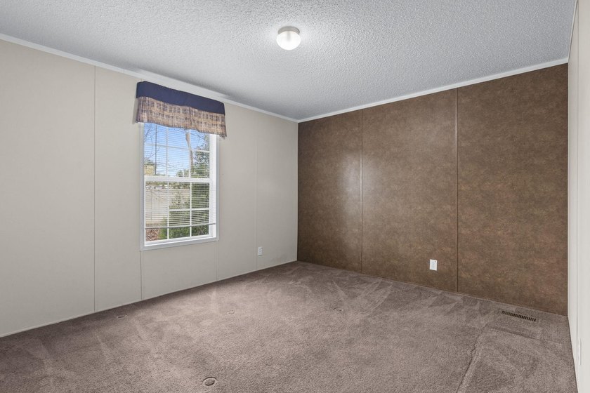 Five-bedroom, two-bathroom, single-story ranch home located one - photo 25