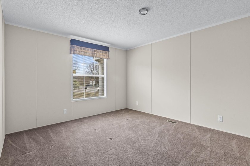 Five-bedroom, two-bathroom, single-story ranch home located one - photo 27