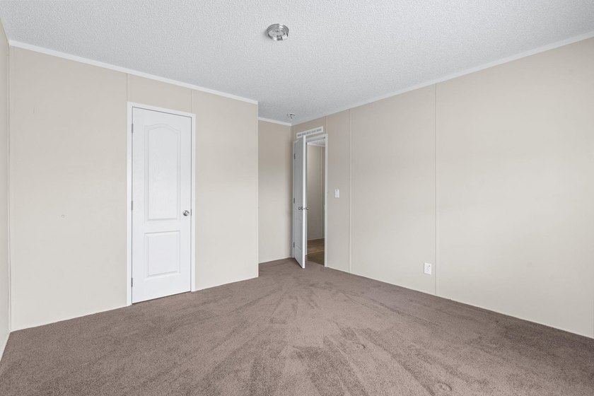 Five-bedroom, two-bathroom, single-story ranch home located one - photo 28