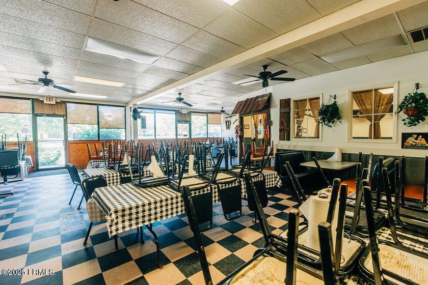 Prime commercial listing in the heart of Beaufort, currently - photo 30