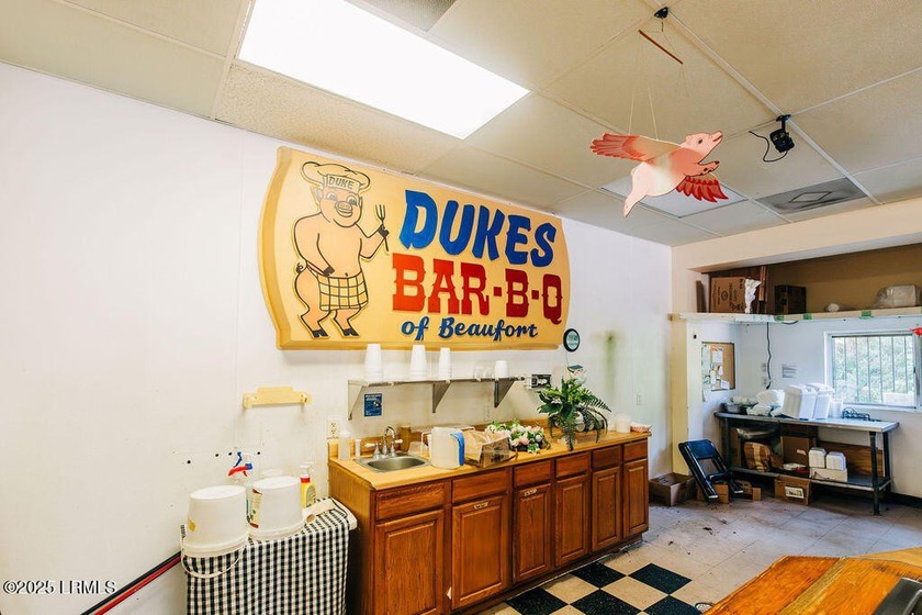 Prime commercial listing in the heart of Beaufort, currently - photo 35