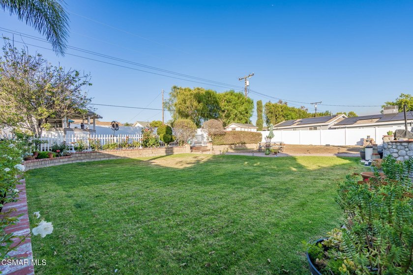Beautifully remodeled single-story home located in the highly - photo 40