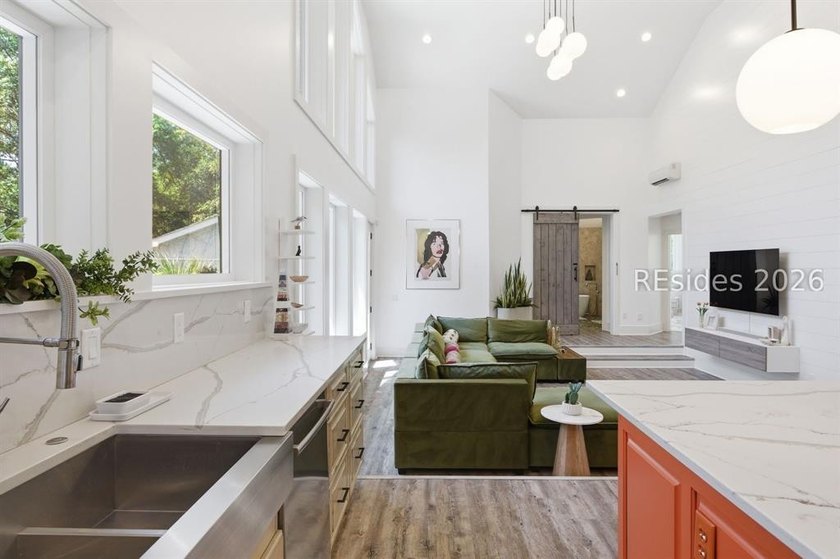 Stunning Custom-Built 4-Bedroom Home in Prime Folly Field - photo 18