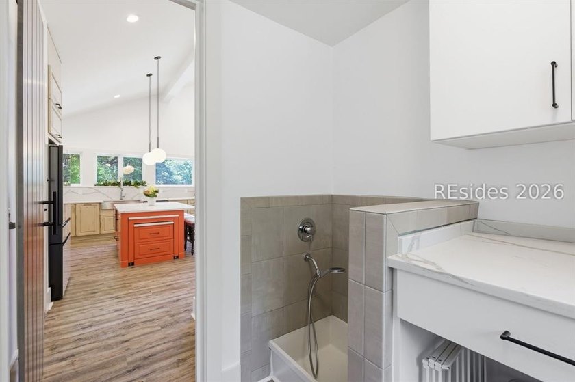 Stunning Custom-Built 4-Bedroom Home in Prime Folly Field - photo 20
