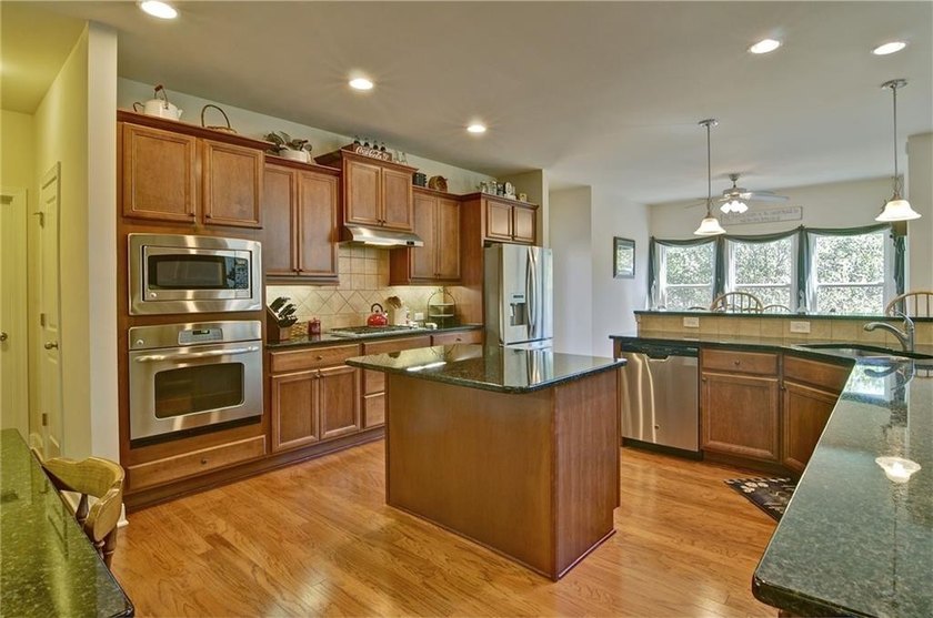 Experience luxury lake living at its finest in this exceptional - photo 21