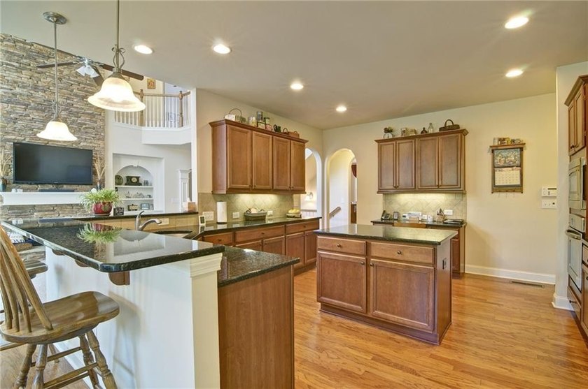 Experience luxury lake living at its finest in this exceptional - photo 23