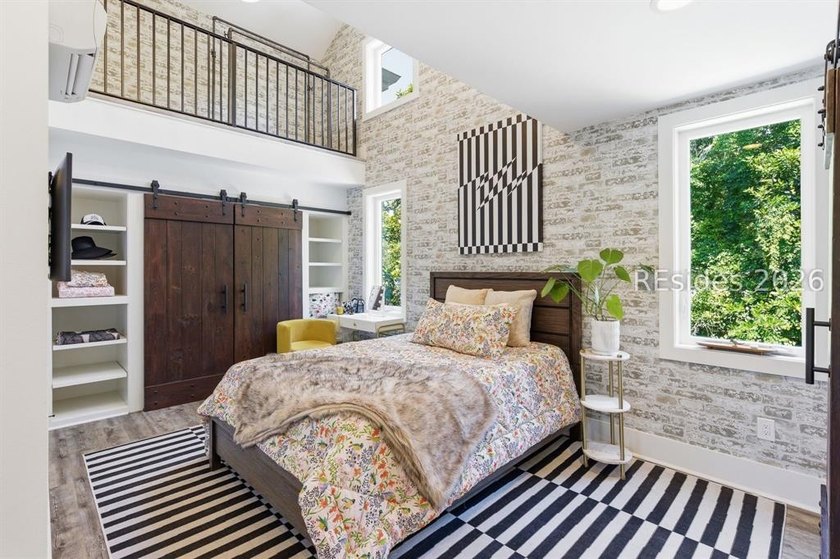 Stunning Custom-Built 4-Bedroom Home in Prime Folly Field - photo 26