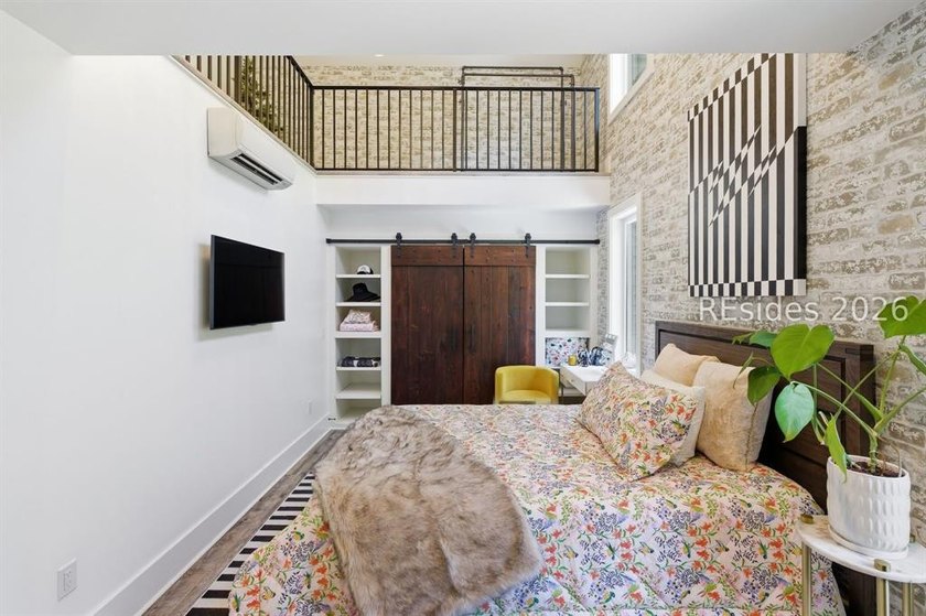 Stunning Custom-Built 4-Bedroom Home in Prime Folly Field - photo 27