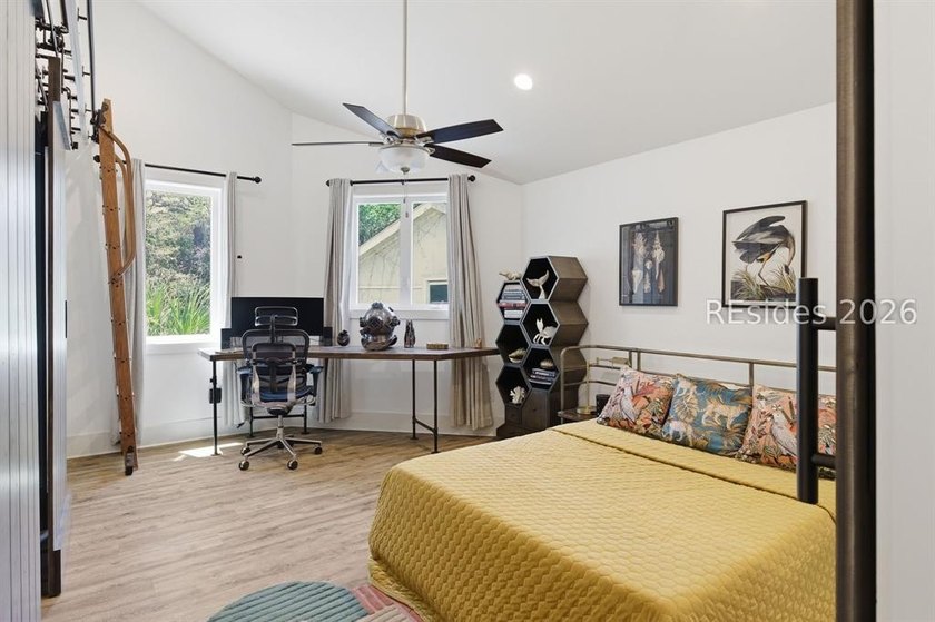 Stunning Custom-Built 4-Bedroom Home in Prime Folly Field - photo 33