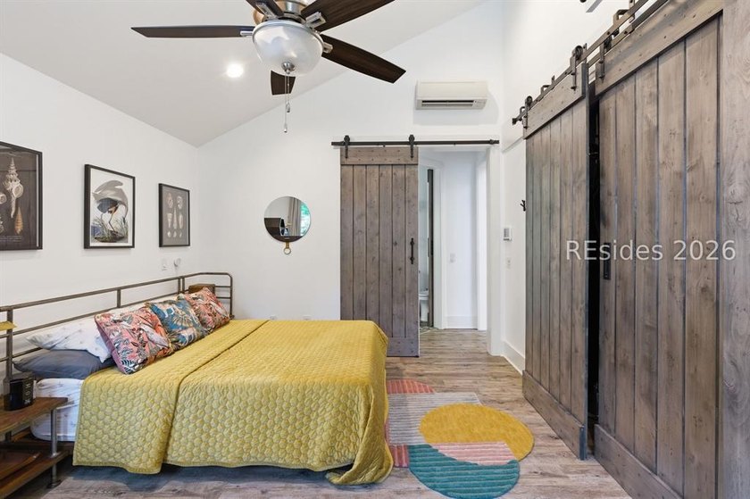 Stunning Custom-Built 4-Bedroom Home in Prime Folly Field - photo 34