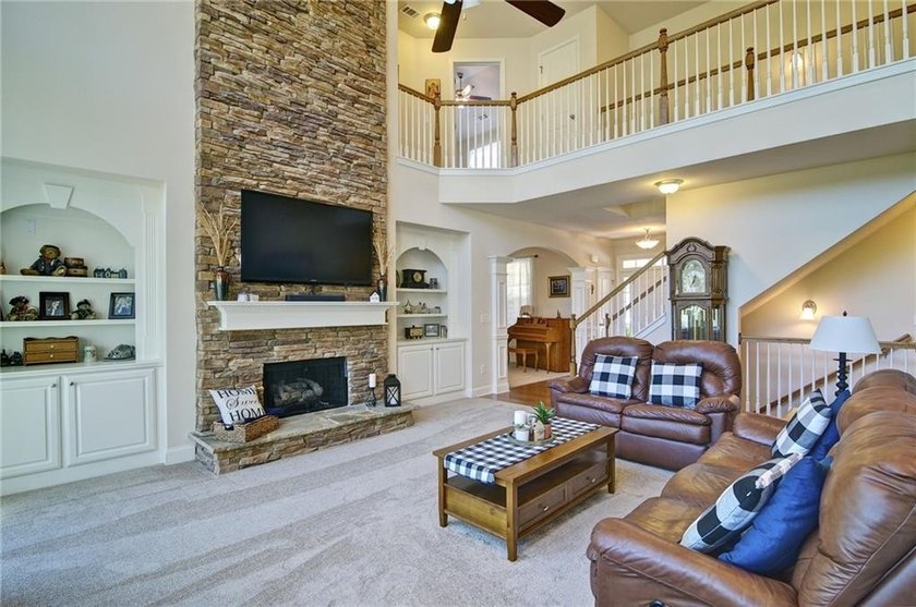 Experience luxury lake living at its finest in this exceptional - photo 38