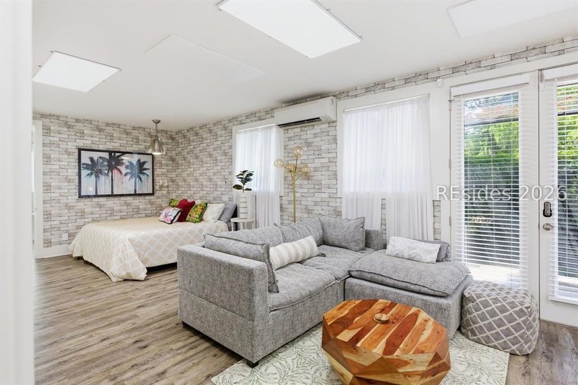 Stunning Custom-Built 4-Bedroom Home in Prime Folly Field - photo 44