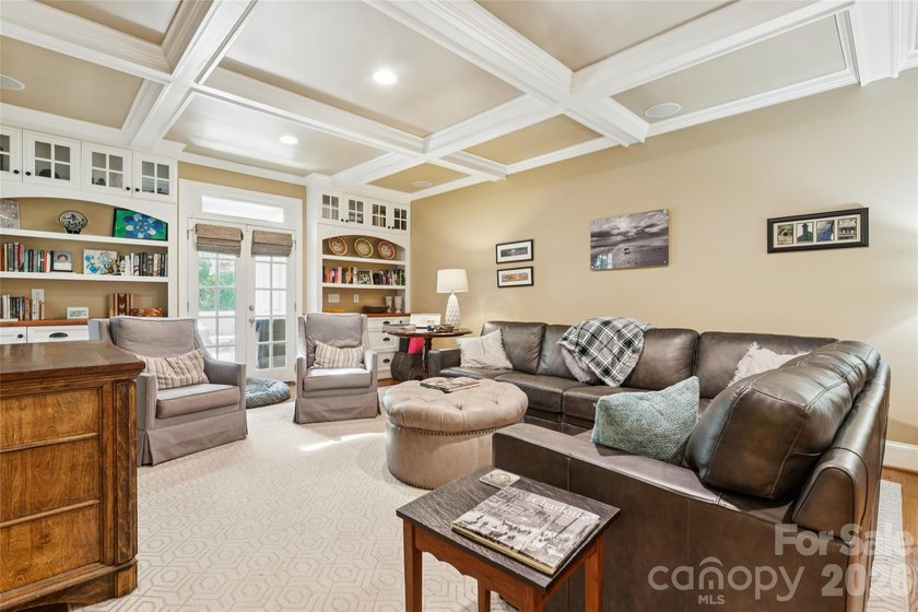 Exceptional opportunity in Myers Park! This 1.5-story, daylight - photo 12