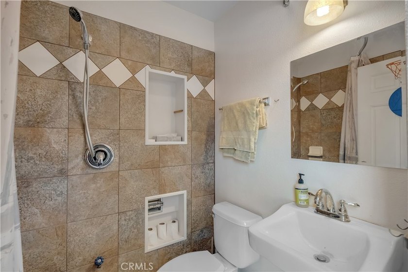 Welcome to Apple Valley and this beautiful home with 3 bedrooms - photo 36
