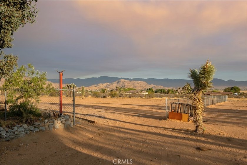 Welcome to Apple Valley and this beautiful home with 3 bedrooms - photo 39