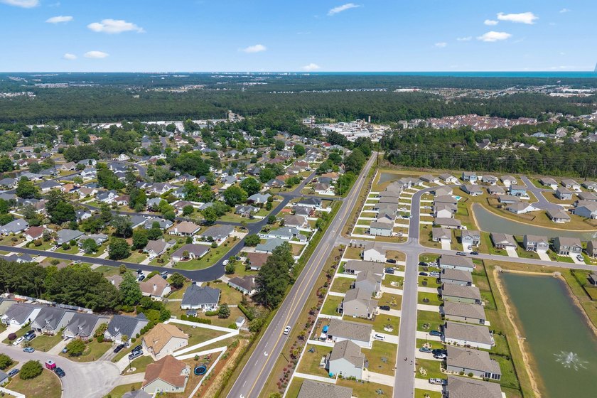 Welcome home to a well maintained three bedroom, two bath home - photo 41