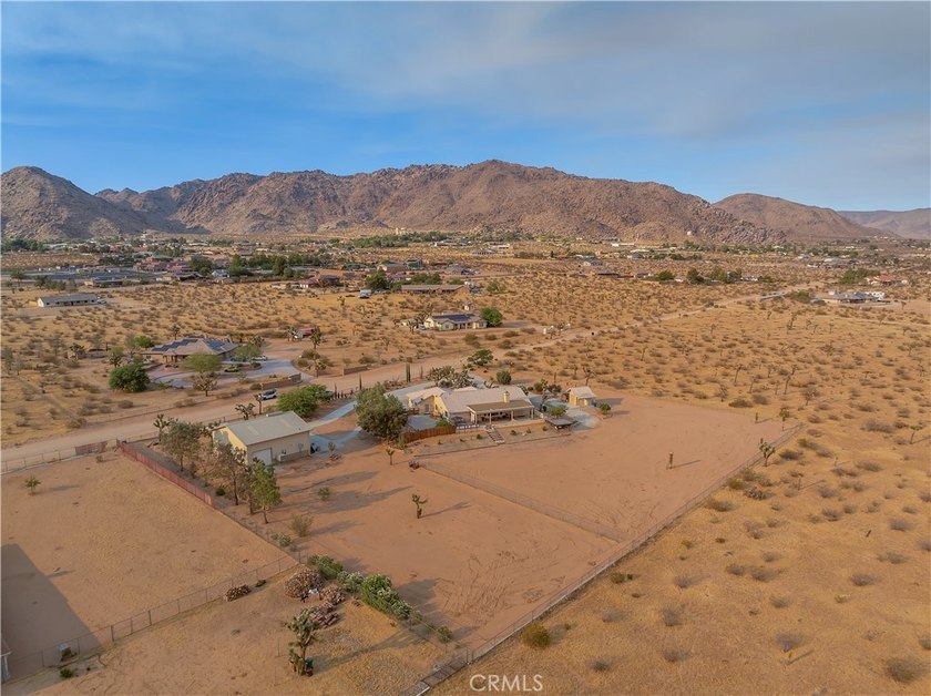 Welcome to Apple Valley and this beautiful home with 3 bedrooms - photo 49