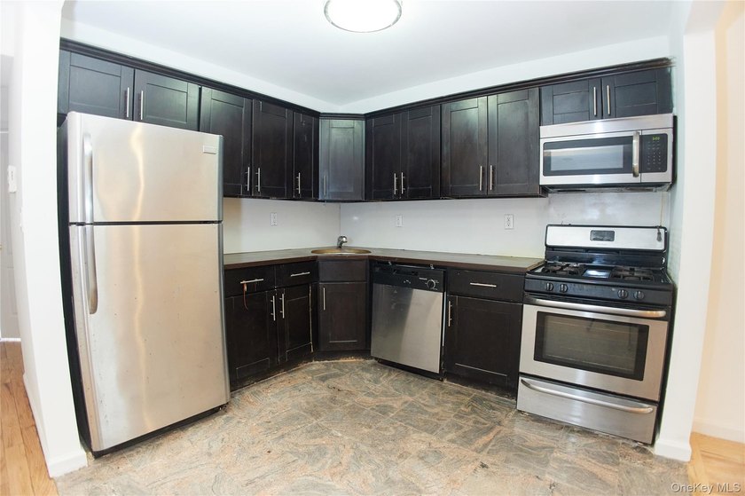 Welcome to this beautiful Condo featuring a private laundry room - photo 9