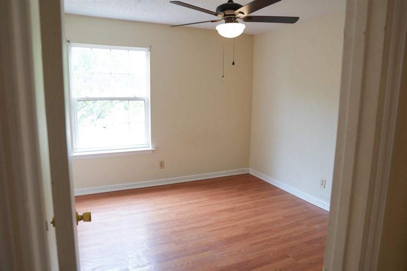 Located in Myrtle Beach, this 3-bedroom, 2 full bathroom condo - photo 11