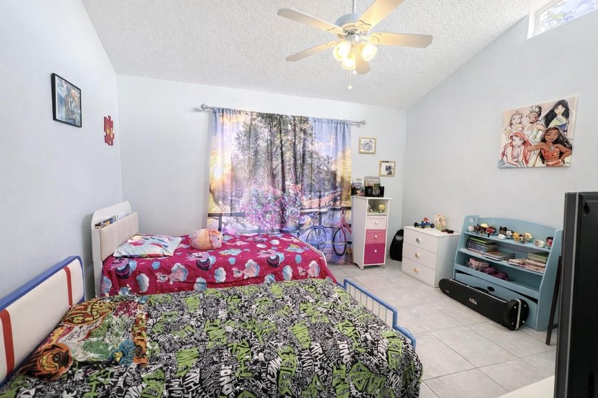 PRICE IMPROVEMENT! Move-in ready 2BR/2BA single-story villa in - photo 11