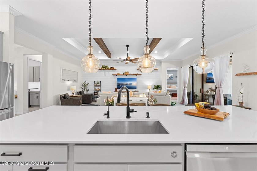 Model-inspired 3 bedroom + flex room, 3 full baths, 3 car garage - photo 11