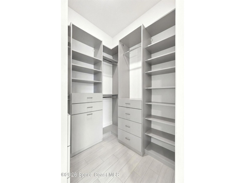 Model-inspired 3 bedroom + flex room, 3 full baths, 3 car garage - photo 33
