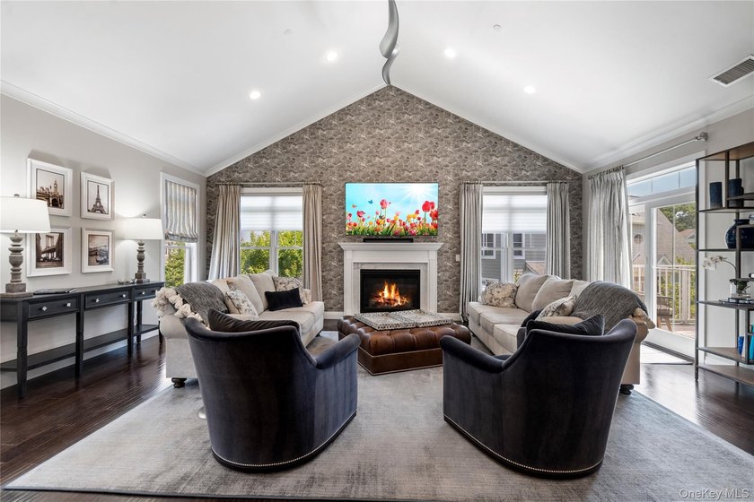 Welcome to Country Pointe Plainview, one of Long Island's - photo 6