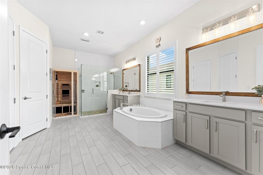 Model-inspired 3 bedroom + flex room, 3 full baths, 3 car garage - photo 36