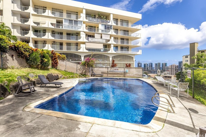 Stunning, panoramic views of the ocean and Honolulu city skyline - photo 22
