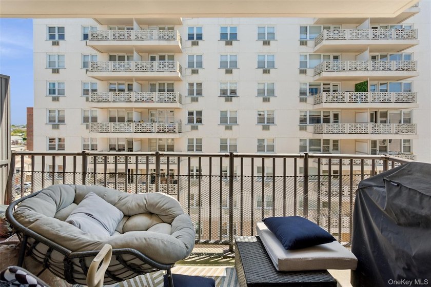 Welcome to oceanfront living at its finest! This beautifully - photo 24