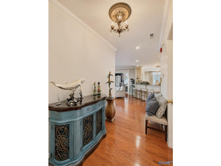 Elegantly appointed condo with breathtaking views of Pickwick - photo 5