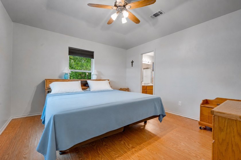 Escape to your own private East Texas retreat at 104 County Road - photo 14