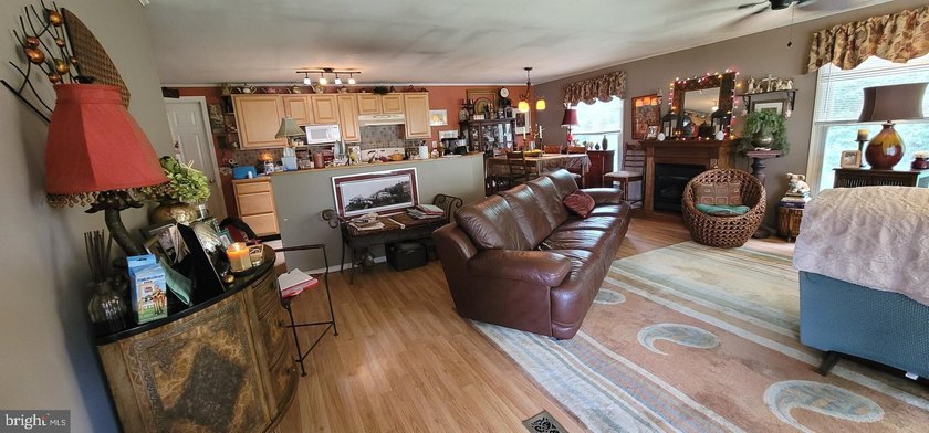 Welcome to Cranberry Run's 55+ Adult Community! This spacious 1 - photo 3