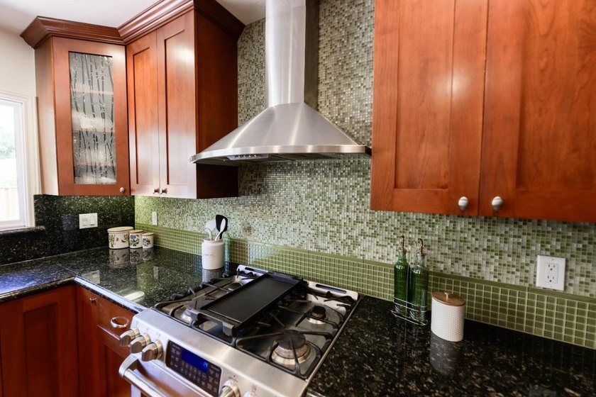 Absolutely spectacular Craftsman-style home on a quiet lane in - photo 32