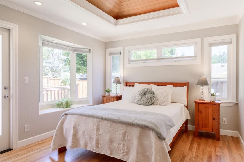 Absolutely spectacular Craftsman-style home on a quiet lane in - photo 49