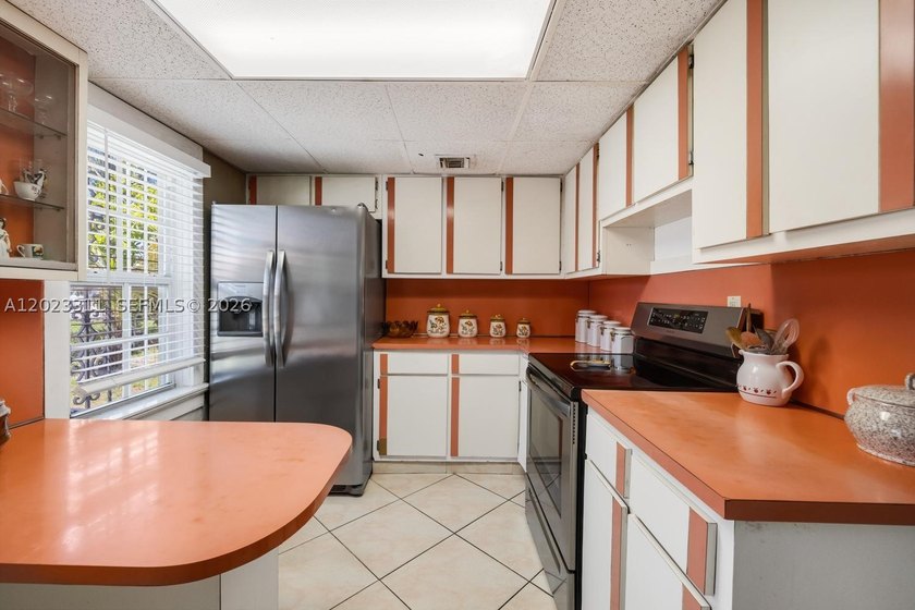 CASH ONLY - or 70% financing or less....Great opportunity to - photo 4