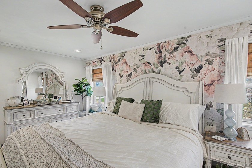 Welcome to 64 Sweetbriar Dr in Mastic - a spacious 6-bedroom - photo 15