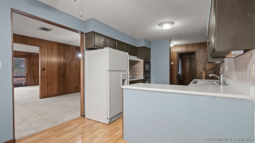 You read that right-a lake home on Horseshoe Bend with a garage - photo 23