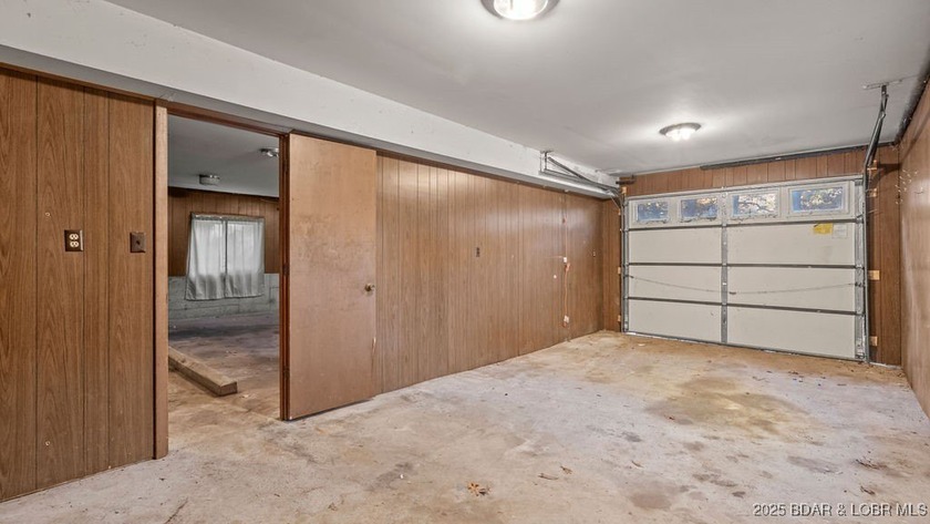You read that right-a lake home on Horseshoe Bend with a garage - photo 49