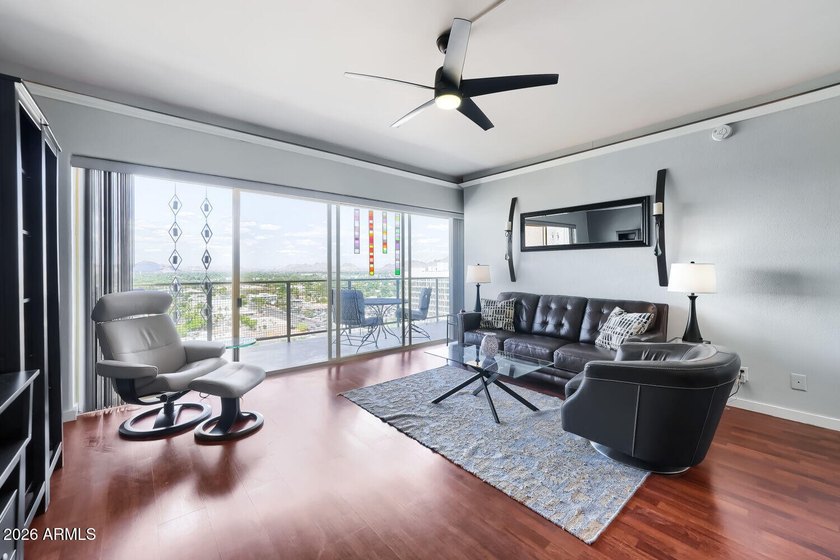 Welcome to Landmark Towers, one of Central Phoenix's most - photo 4