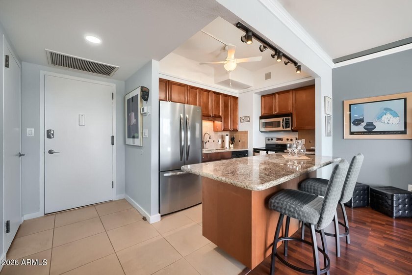 Welcome to Landmark Towers, one of Central Phoenix's most - photo 5