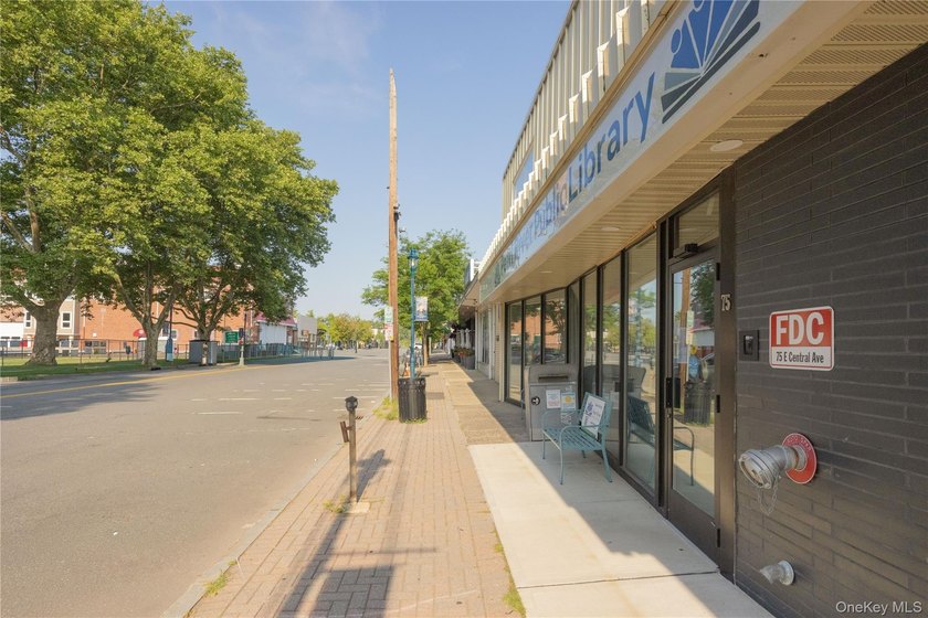 PRIME RETAIL SPACE FOR SALE IN DOWNTOWN PEARL RIVERPLETELY - photo 2