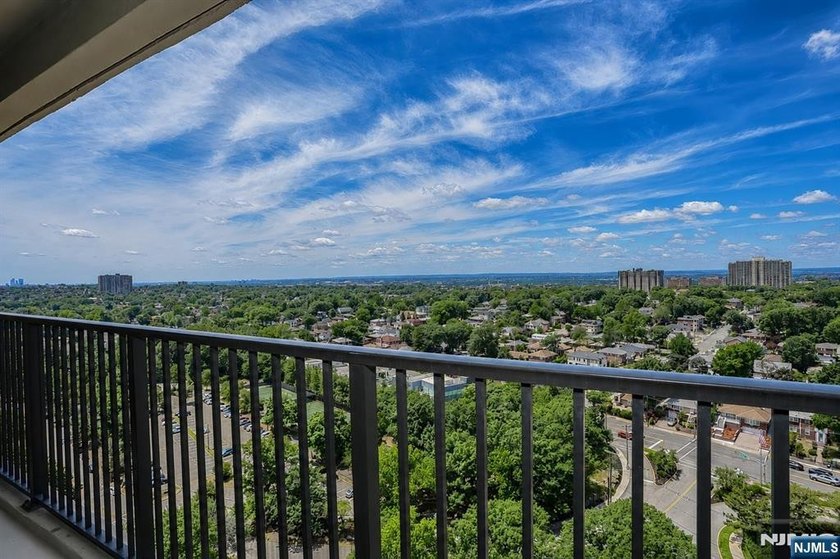 CONTACT DEBRA JACOBS &amp; HALLEY NATKIN COLDWELL BANKER FORT LEE - photo 4