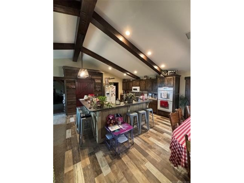Country living at its finest. Privacy, quiet &amp; heavenly describe - photo 10