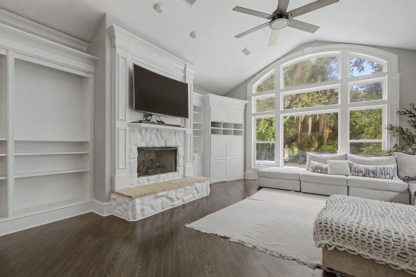 This exceptional 5-bedroom, 3.5-bath home in the gated Golden - photo 15