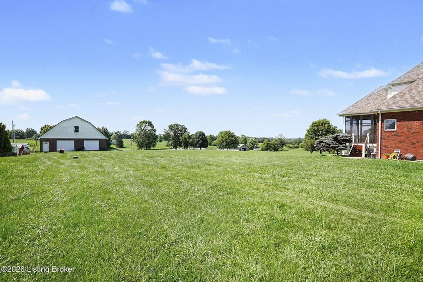 Over 5300 Sq. Ft Deville Custom 2 Story Home*One Owner*5 - photo 3